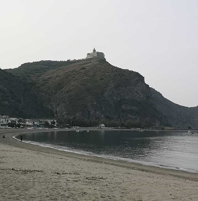 Blick auf Santuario del Tindari bei Patti