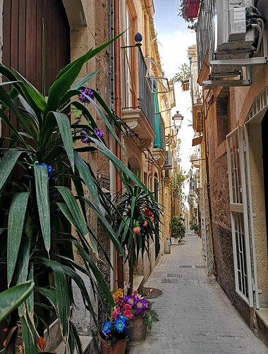 Malerische Gasse in Syrakus auf Sizilien