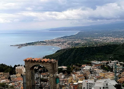 Blick von Taormina �ber die Sizilianische K�ste